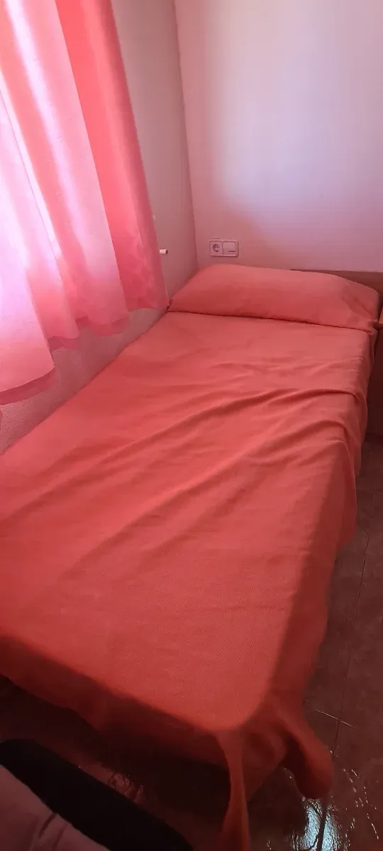 Cama individual, medida de 90× 185 cms