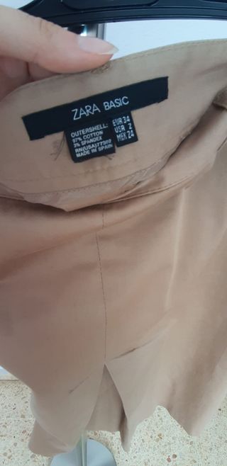 Falda midi de Zara. Totalmente nueva. Talla XS/34.