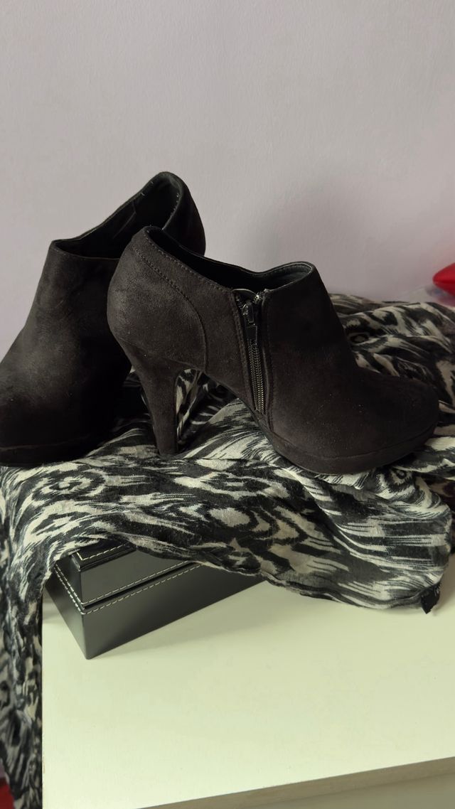 Botines ante negro Talla 38