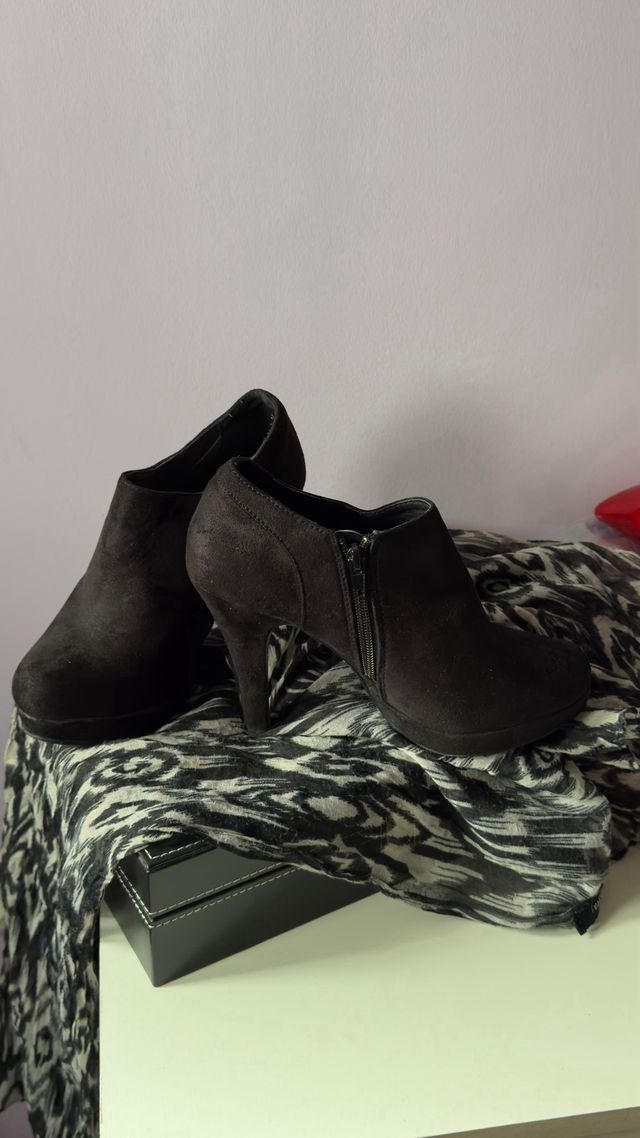 Botines ante negro Talla 38