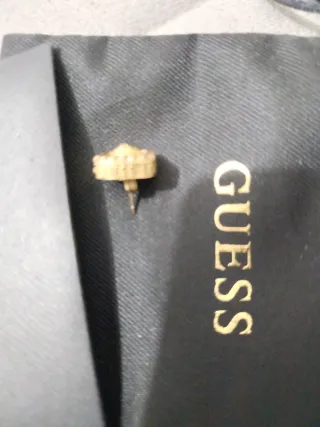 Pendiente Guess Dorado