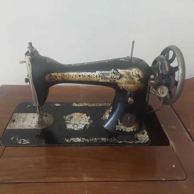 Máquina de coser Singer antigua