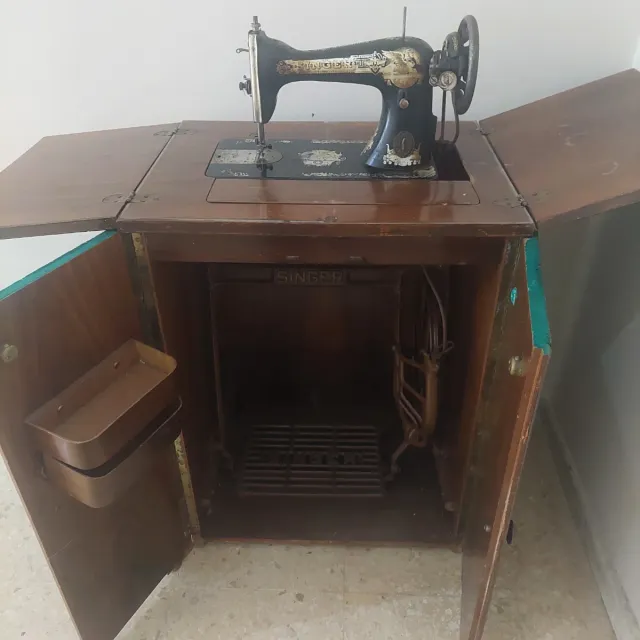 Máquina de coser Singer antigua