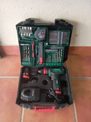 Pack Taladro Parkside con accesorios y 2 baterías