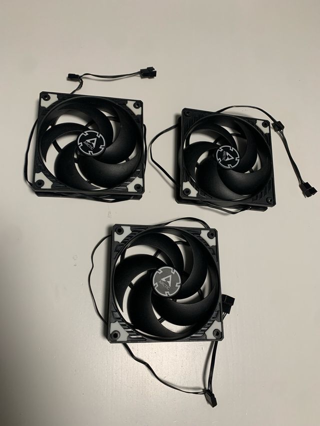 3 Ventiladores Arctic 140mm 30€ los 3 o 10€ 1