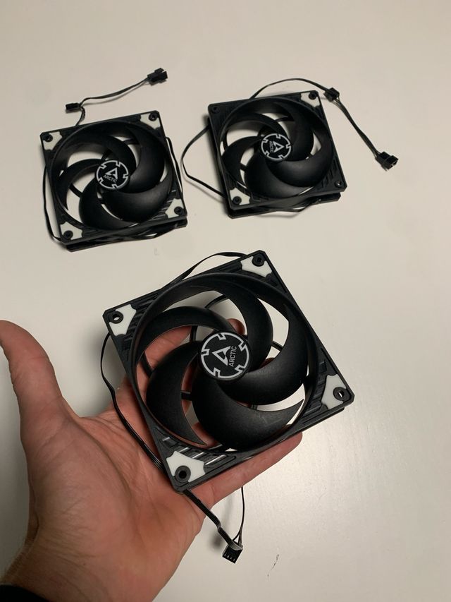 3 Ventiladores Arctic 140mm 30€ los 3 o 10€ 1