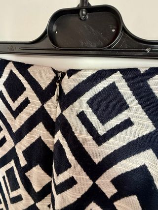 Gonna Yessica Jacquard Geometrica Bianco/Blu Navy