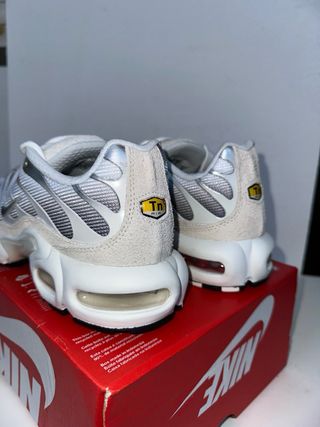 Nike Air Max Plus Talla 43 Gris/Beige