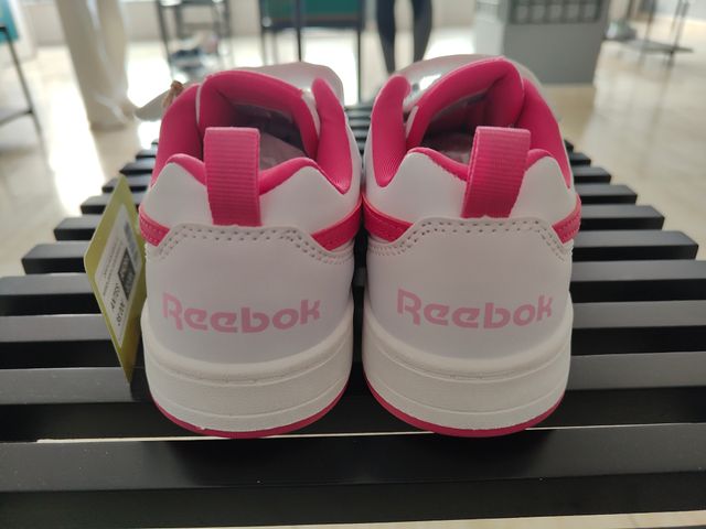 Zapatillas Reebok niña blancas y rosas talla 32.