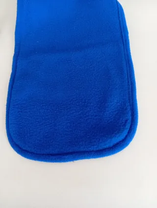 Bufanda azul Ron Brugal con bolsillo