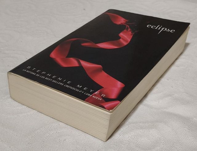 Eclipse - Book Three Of The Twilight Series