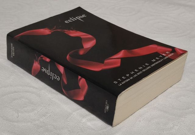 Eclipse - Book Three Of The Twilight Series