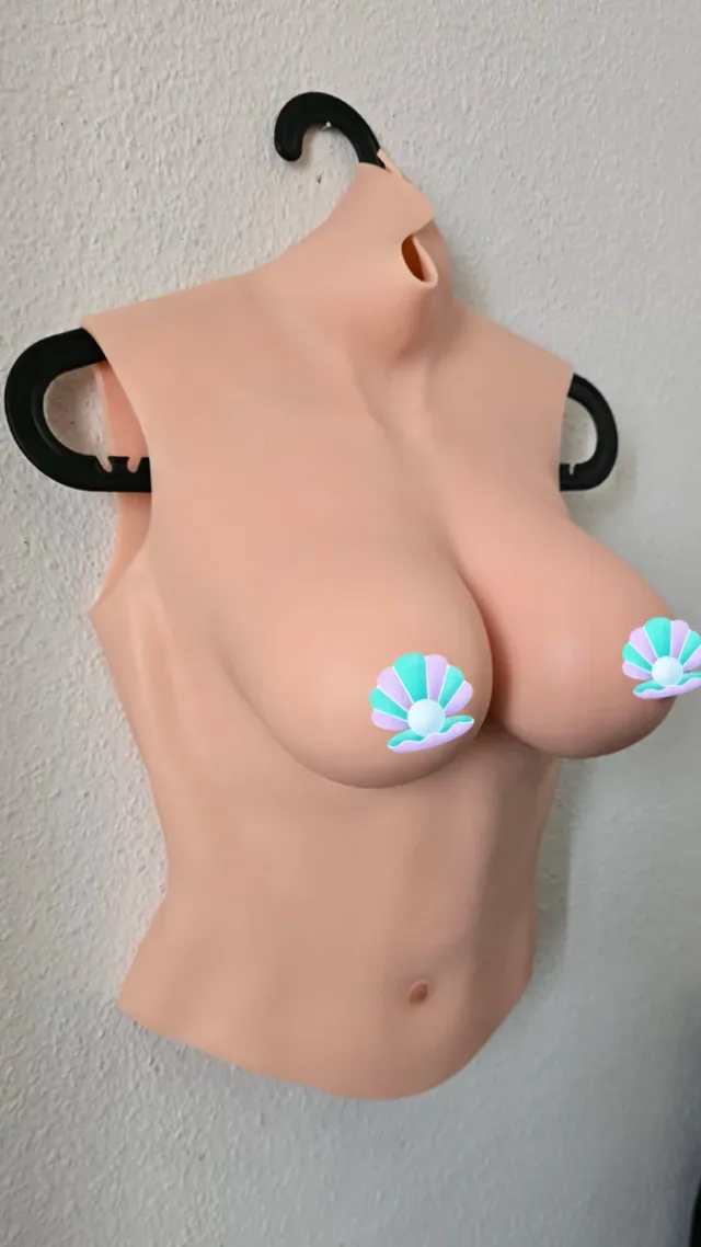 PROTESI IN SILICONE CON CORPO