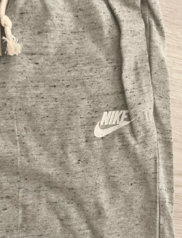 Pantalón Nike t.34