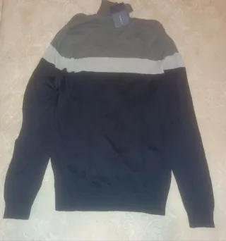 Jersey Levi's cuello alto gris y azul