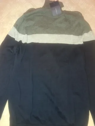 Jersey Levi's cuello alto gris y azul