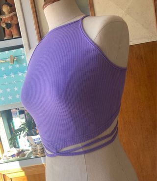 Top crop lila espalda descubierta