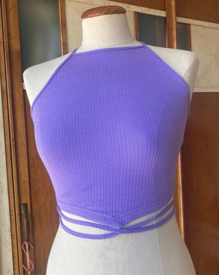 Top crop lila espalda descubierta
