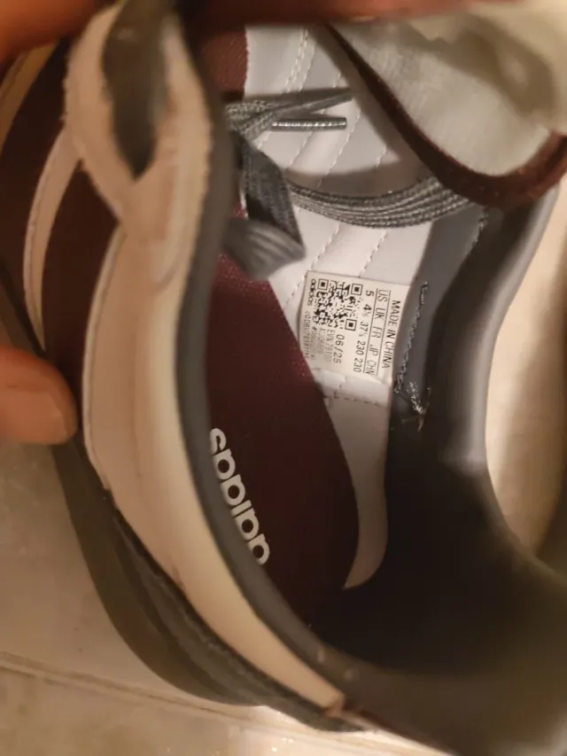 Zapatillas Adidas Beige y Gris