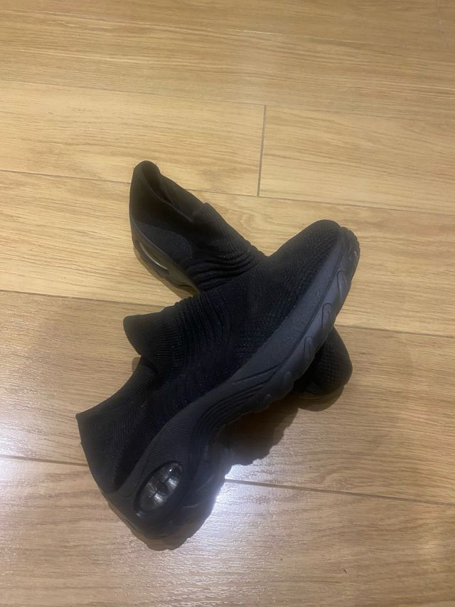 Zapatillas negras talla 40 con amortiguación