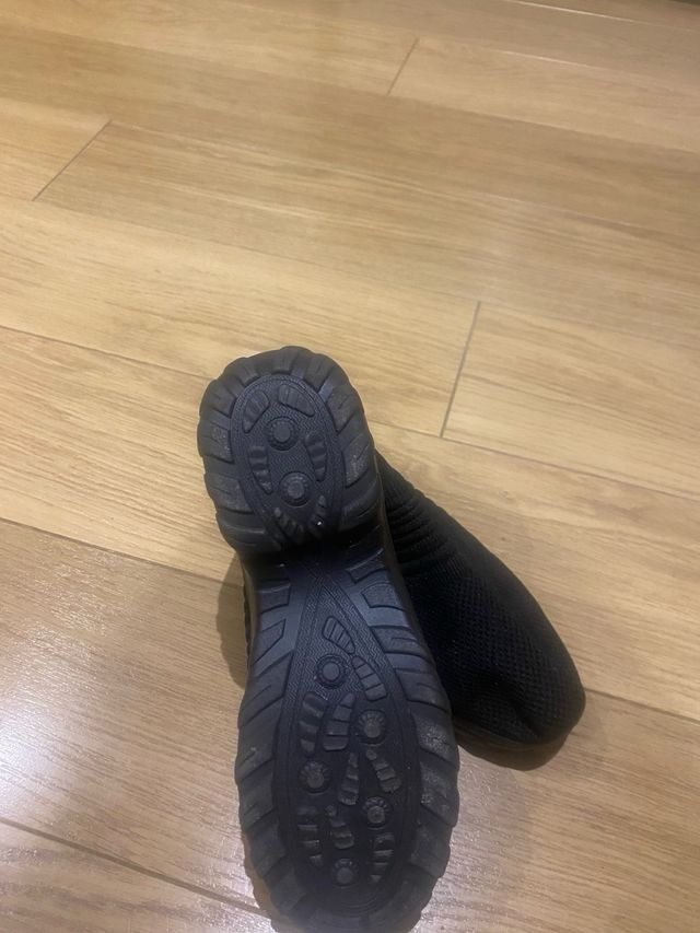 Zapatillas negras talla 40 con amortiguación