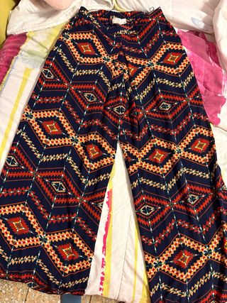 Pantalones anchos estampados