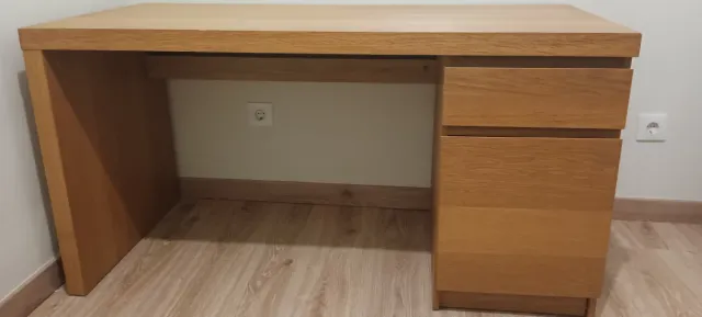 Escritorio IKEA MALM madera - Mudanza