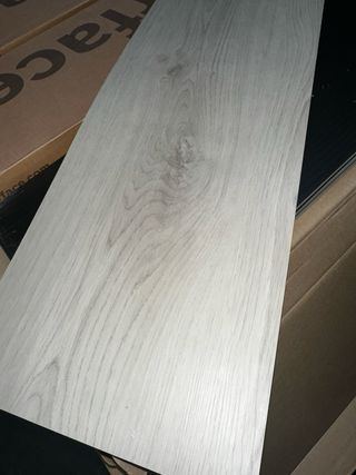 Suelo PVC  a 10 euros el m2 disponible 22,50m2