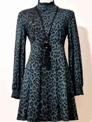 Vestido Estampado Leopardo Cuello Alto de Mujer