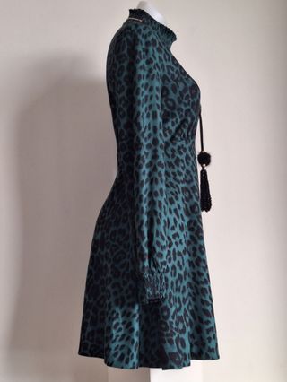 Vestido Estampado Leopardo Cuello Alto de Mujer