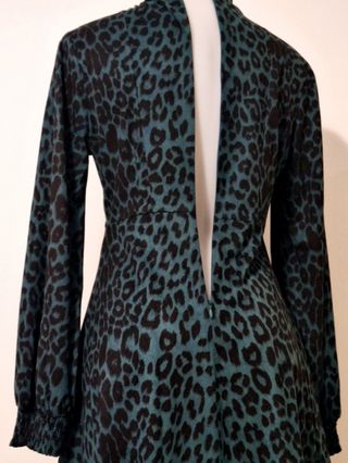 Vestido Estampado Leopardo Cuello Alto de Mujer