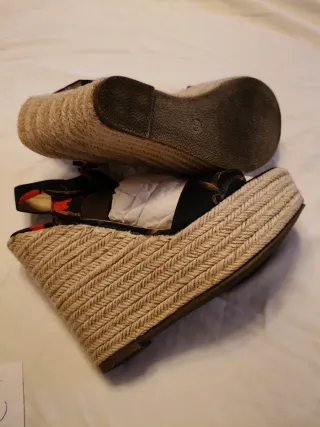 Sandalias cuña florales talla 39