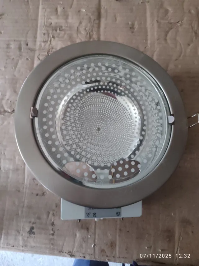 Foco empotrable Massive