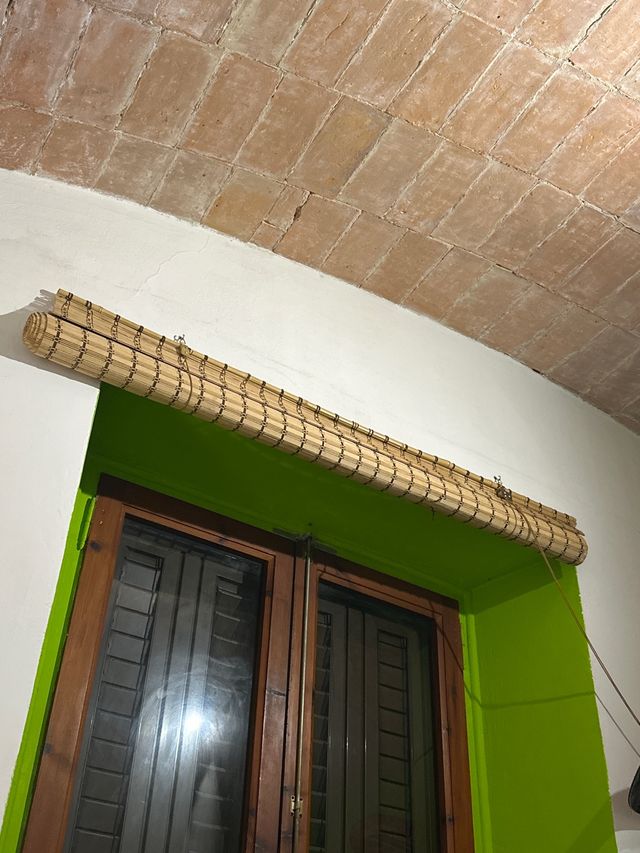 Persiana enrollable de bambú y madera