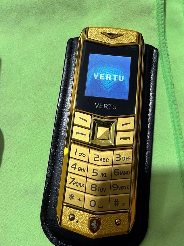Teléfono Móvil Vertu Dorado ,