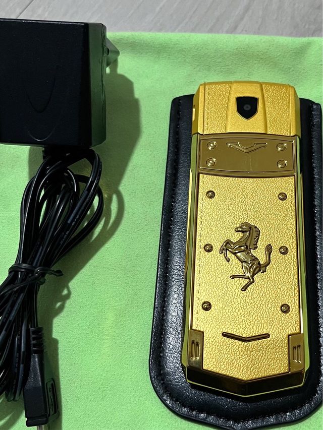 Teléfono Móvil Vertu Dorado ,