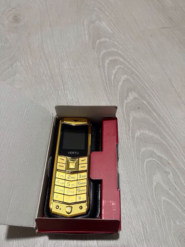 Teléfono Móvil Vertu Dorado ,
