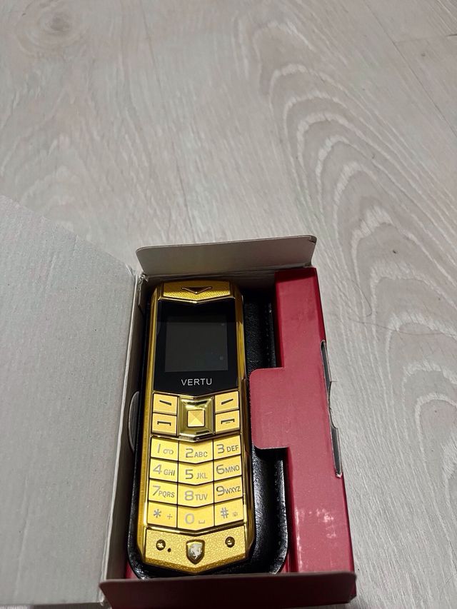 Teléfono Móvil Vertu Dorado ,