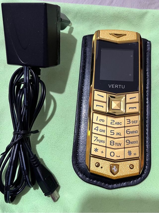 Teléfono Móvil Vertu Dorado ,