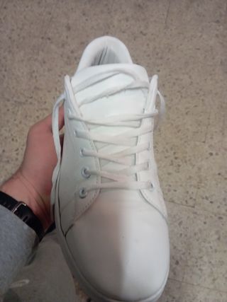 Zapatillas blancas básicas