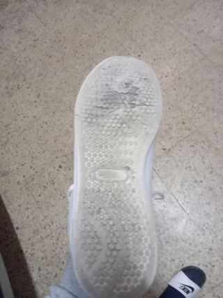 Zapatillas blancas básicas