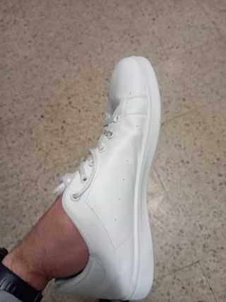 Zapatillas blancas básicas