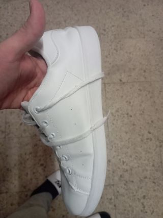 Zapatillas blancas básicas