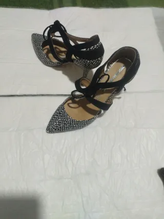 Sandalias lunares tacón fino