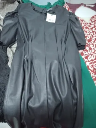 Lote 6 vestidos talla M-L Ver en el perfil cada un