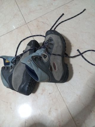 Botas de Nieve Grises y Azules