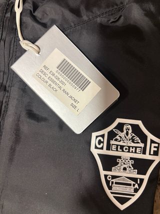 Chubasquero Hummel Elche CF Talla L