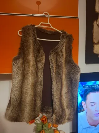 Chaleco efecto pelo Zara Talla M