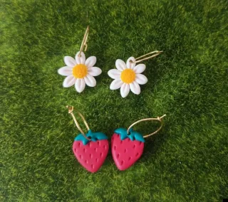 X2 Pares Pendientes Fresa y Margarita