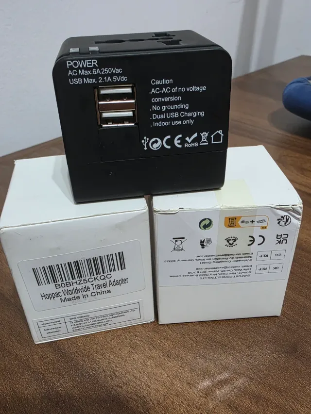 Adattatore di viaggio universale USB Hoppac